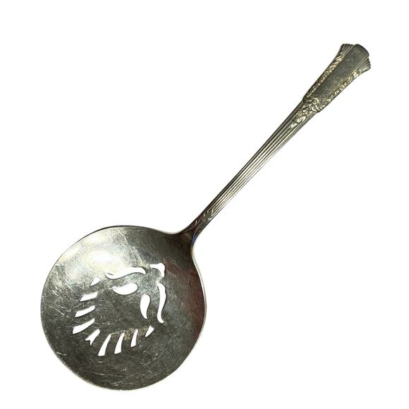 Vintage 1940's Silverplated Tomato server Treasure pattern by International IS - Picture 1 of 7
